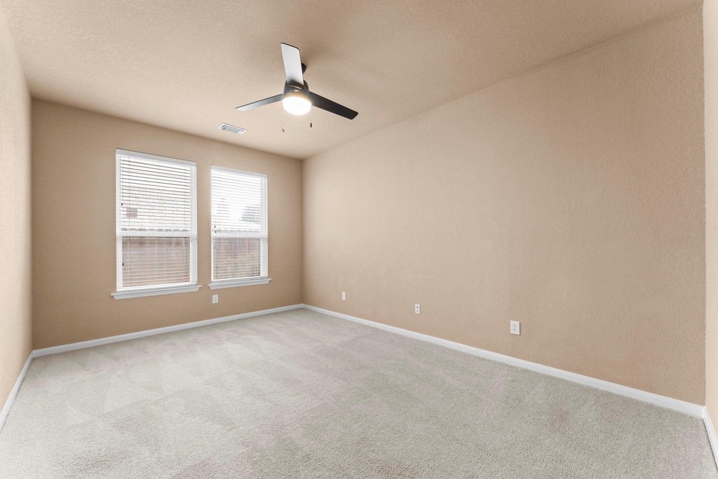 21127 Gladys Yoakum Drive - Photo 20