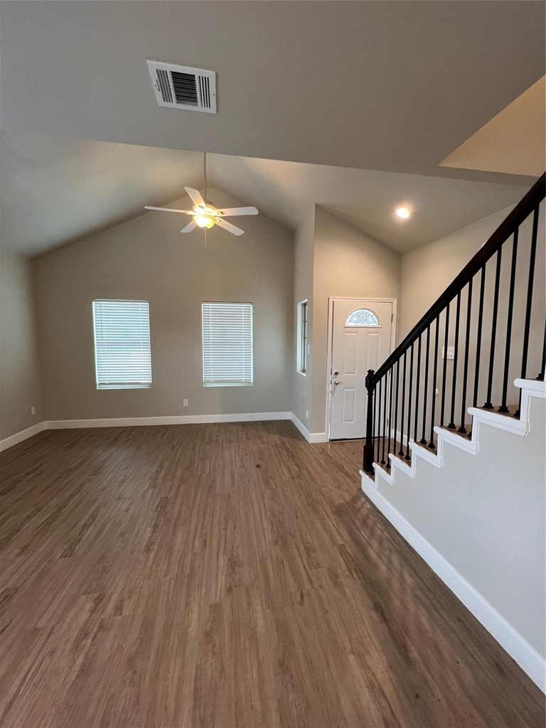 9720 Pelsey Street - Photo 2