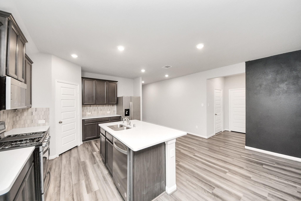 518 Ellwood Terrace Lane - Photo 7