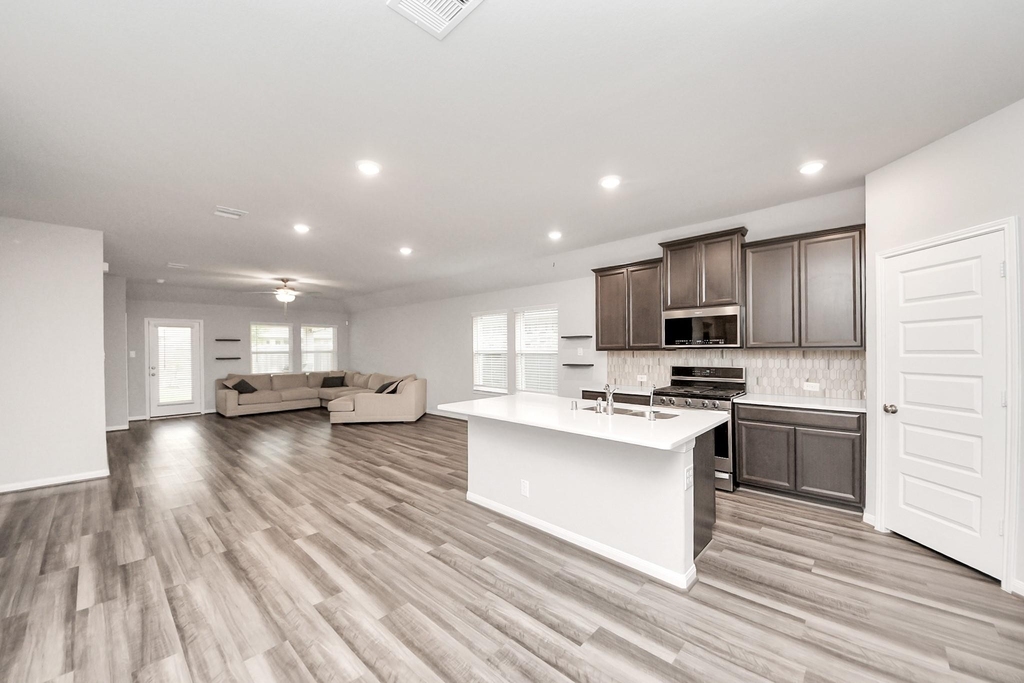 518 Ellwood Terrace Lane - Photo 5