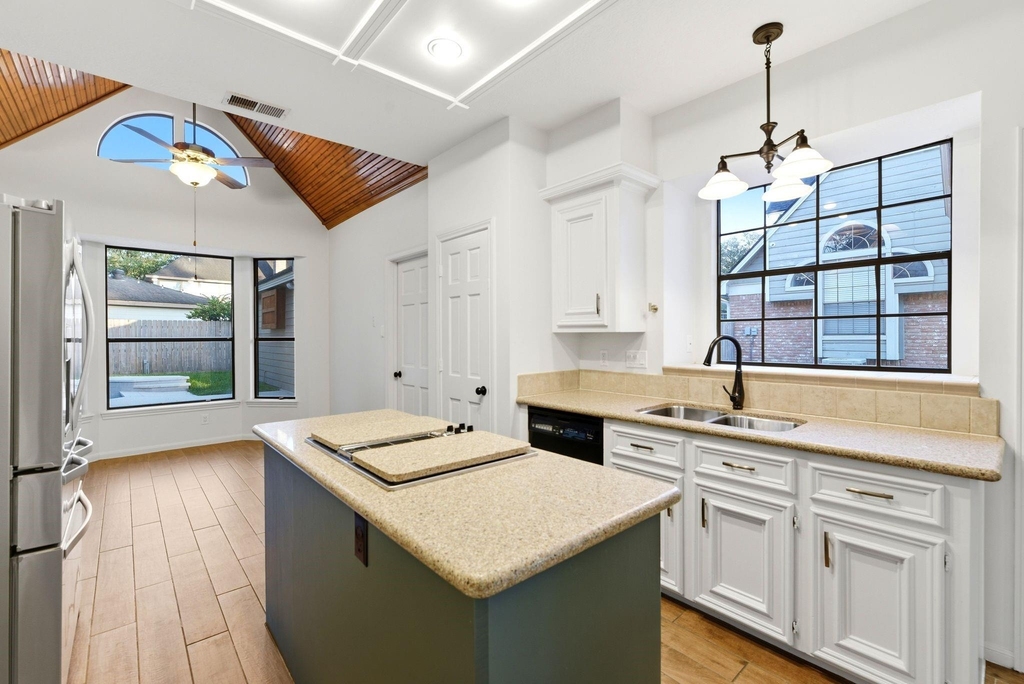 5626 Spring Lodge Drive - Photo 11