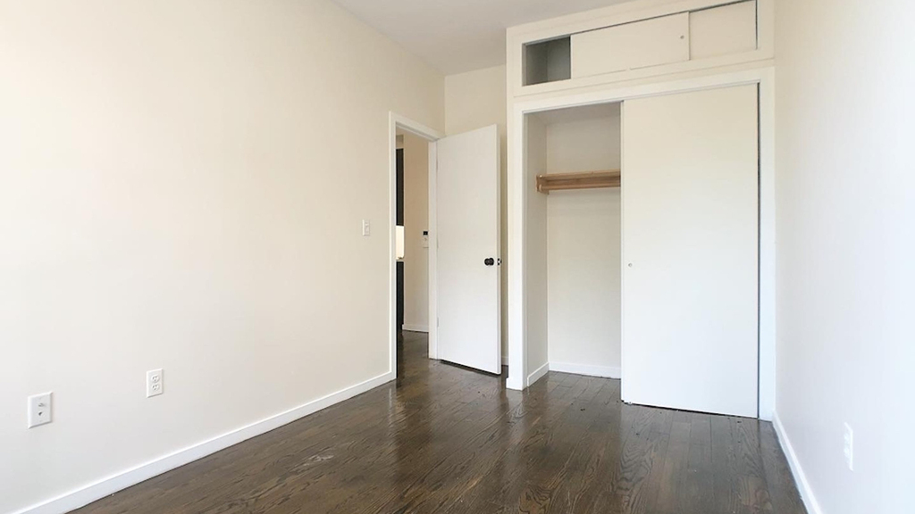 950 Nostrand Ave - Photo 7