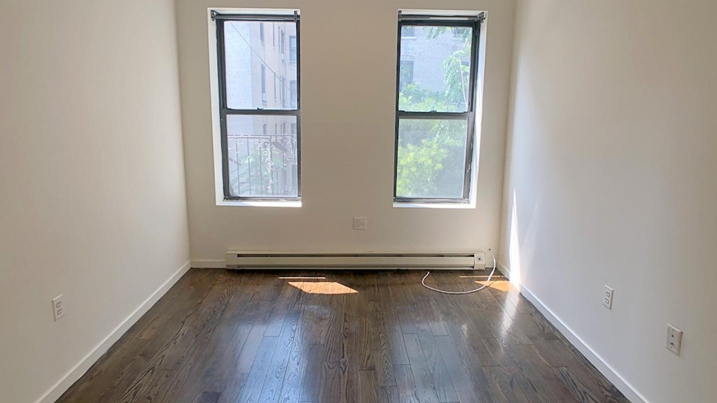 950 Nostrand Ave - Photo 4