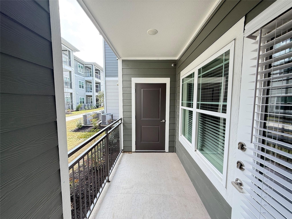 2102 Antoine Drive - Photo 7