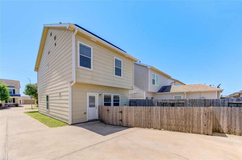 16726 Mammoth Springs Drive - Photo 7