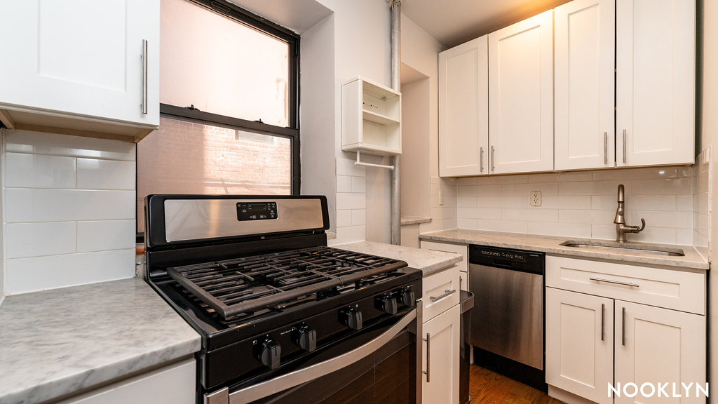115 Carlton Ave - Photo 4