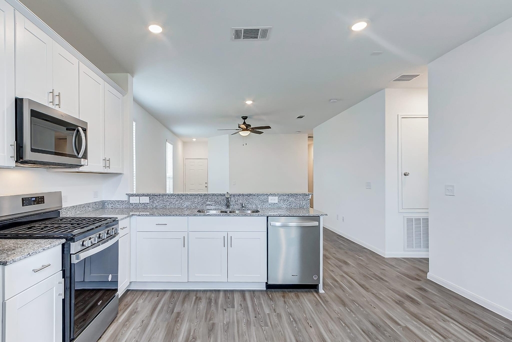 17610 Calabash Drive - Photo 11
