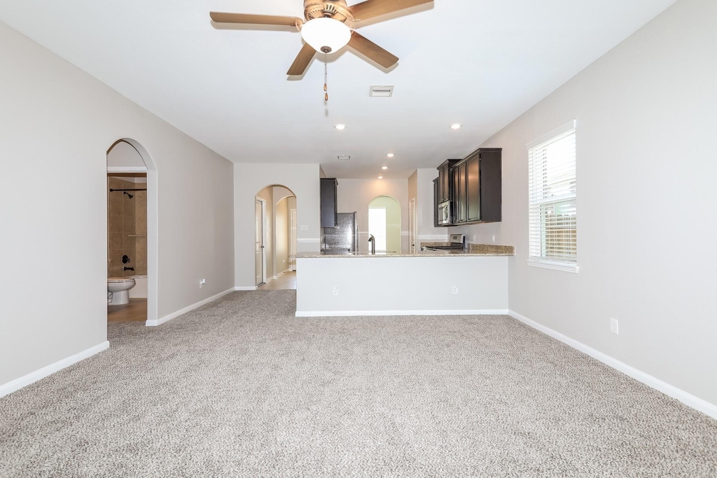 8981 Oval Glass Street - Photo 2