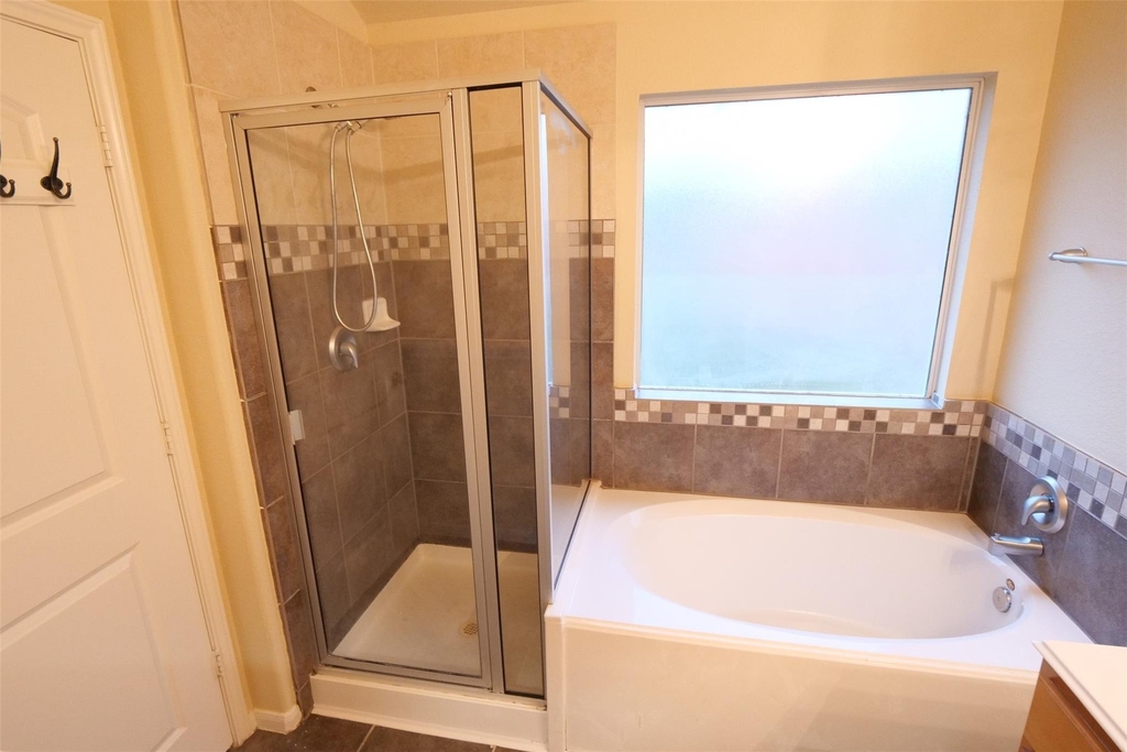 26427 Longview Creek - Photo 19