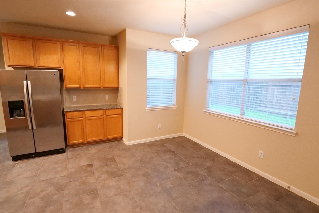 26427 Longview Creek - Photo 7