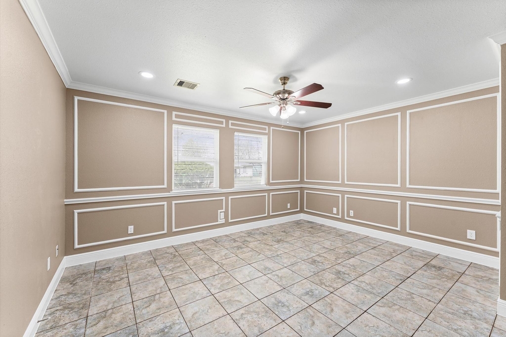 5646 Belmark Street - Photo 3
