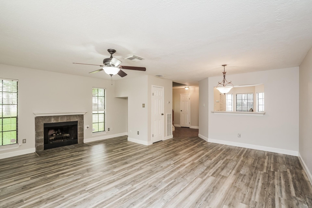 17263 Saturn Lane - Photo 2
