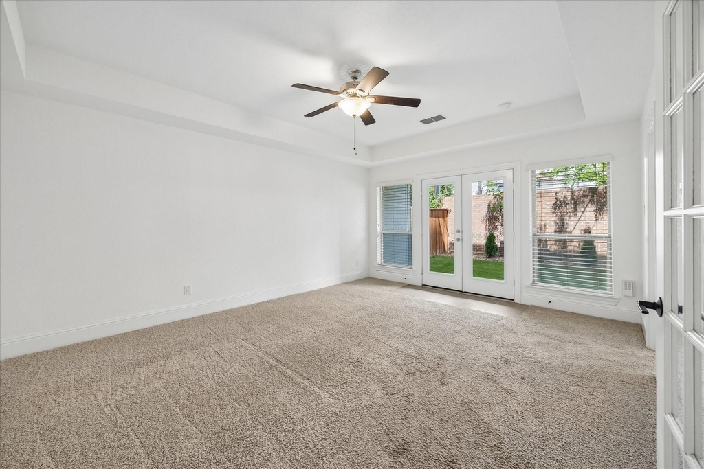1704 Oak Leaf Pass Drive - Photo 3