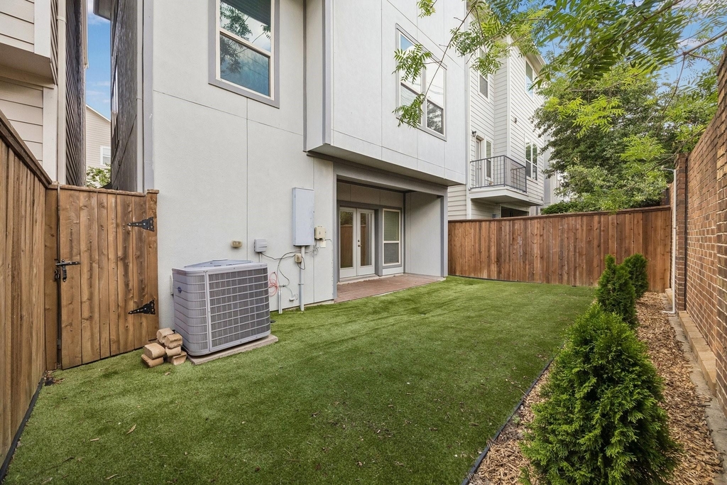 1704 Oak Leaf Pass Drive - Photo 30