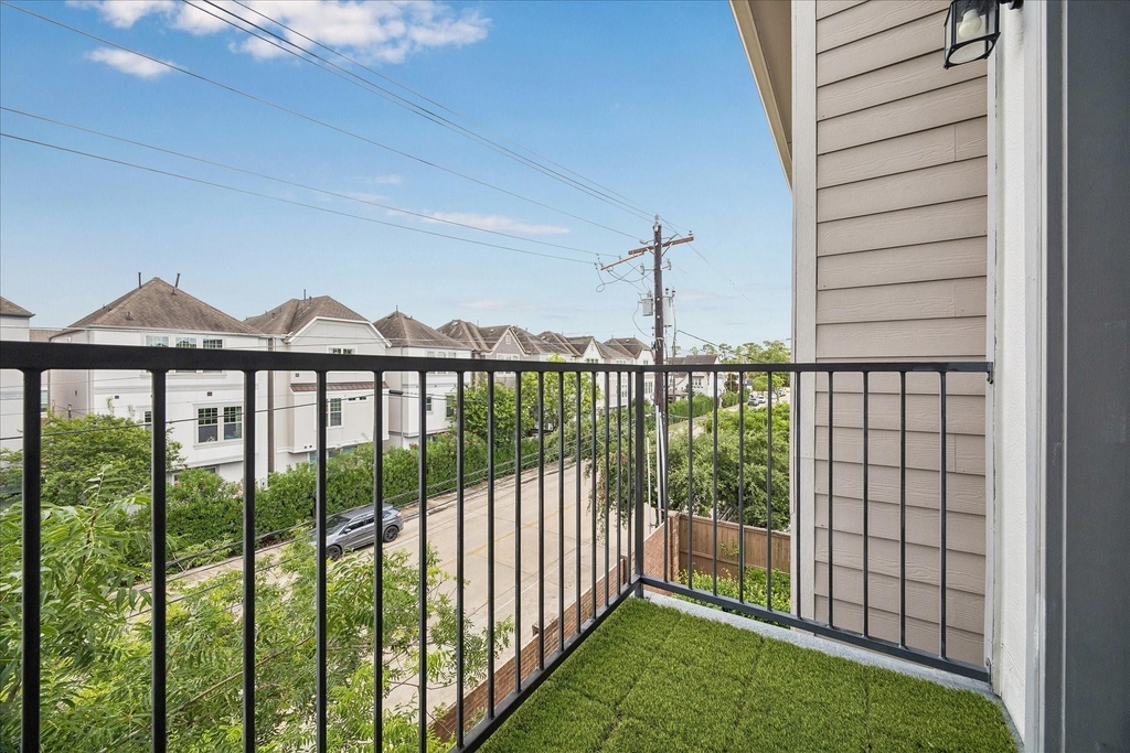 1704 Oak Leaf Pass Drive - Photo 21