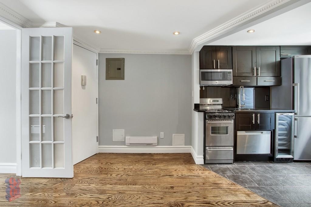 218 Avenue A - Photo 2