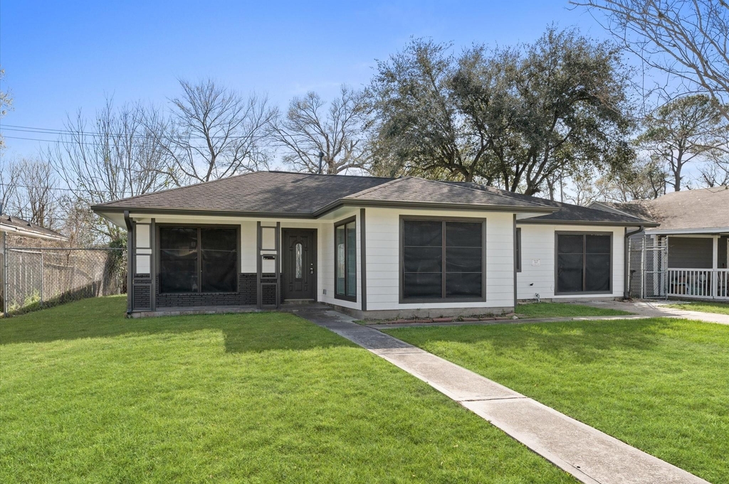 5326 Newkirk Lane - Photo 1