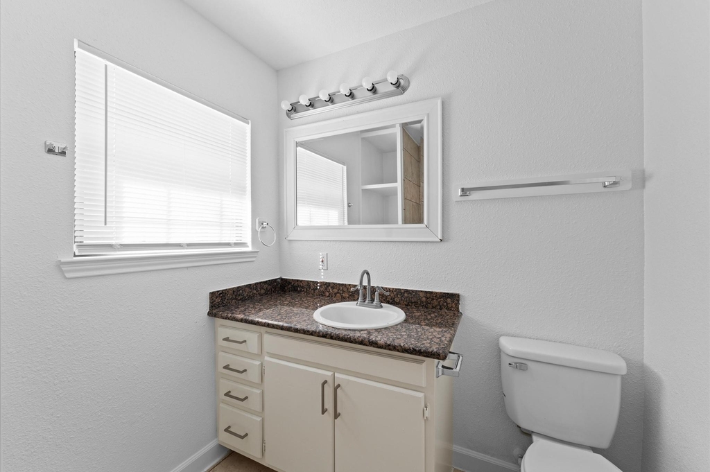 5326 Newkirk Lane - Photo 4