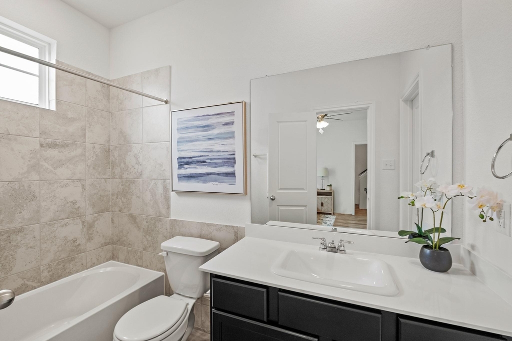 1408 Wycliffe Drive - Photo 2