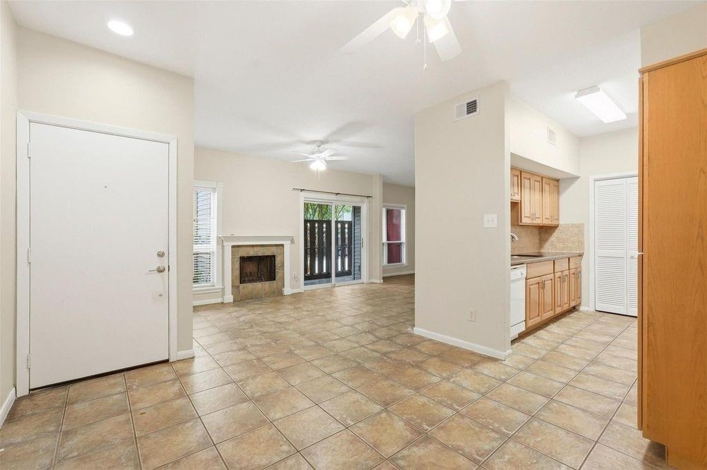 2025 Augusta Drive - Photo 17