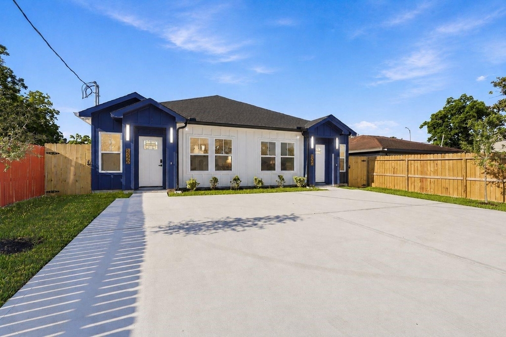 4606 Mallow Street - Photo 2