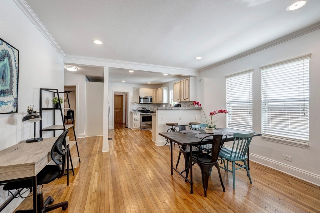 1811 Marshall Street - Photo 4