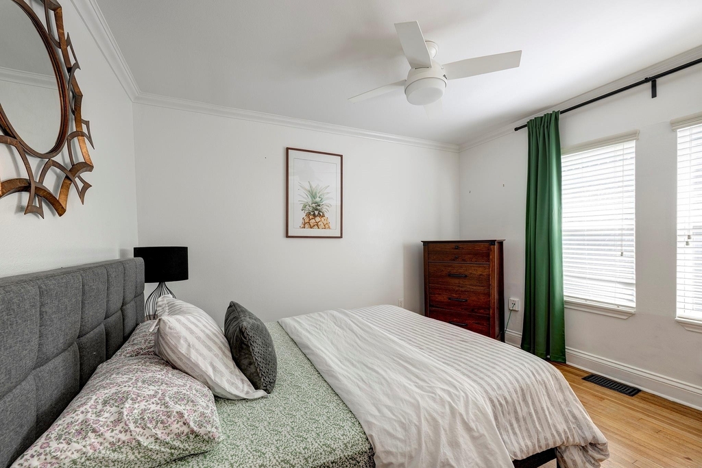 1811 Marshall Street - Photo 11