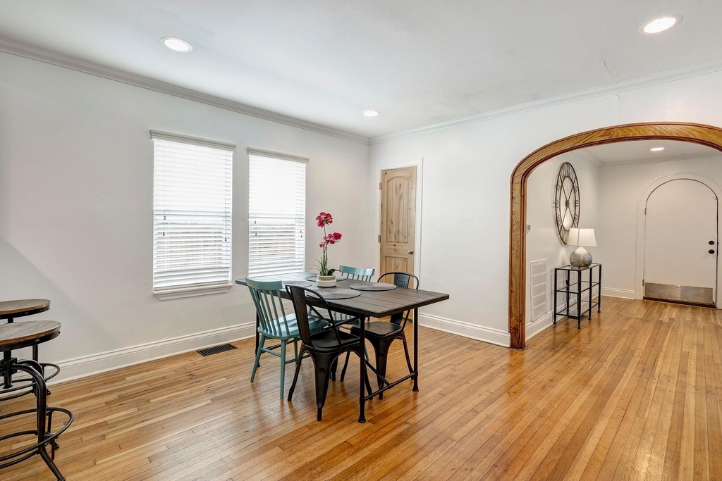 1811 Marshall Street - Photo 5