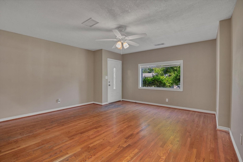 119 Barracuda Avenue - Photo 4
