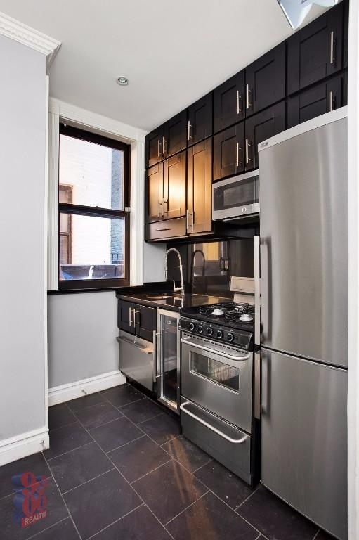 221 East 23rd Street - Photo 3