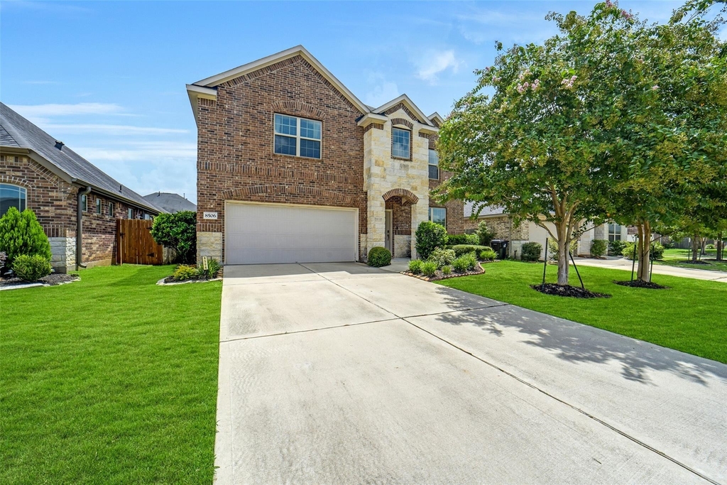 8506 Lagosta Lane - Photo 0