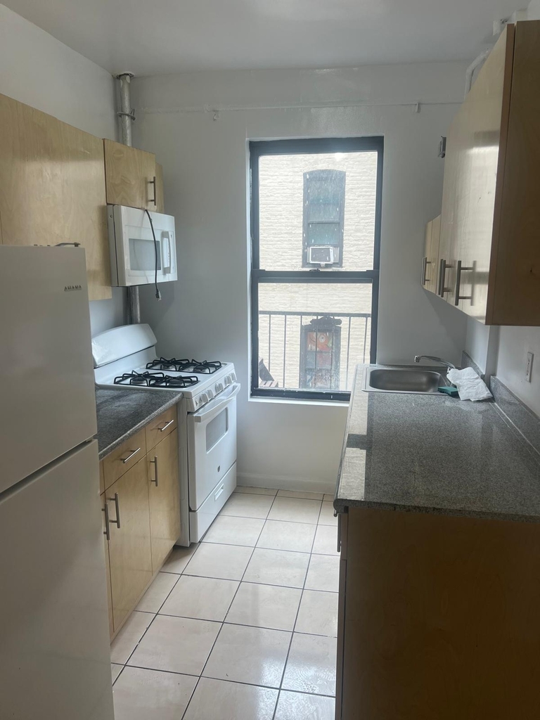 West 188th Street - Photo 0