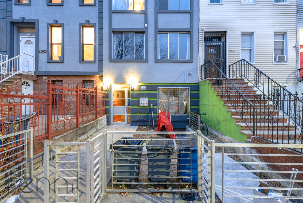 1160 Halsey Street - Photo 16
