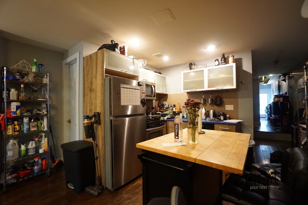 1160 Halsey Street - Photo 9