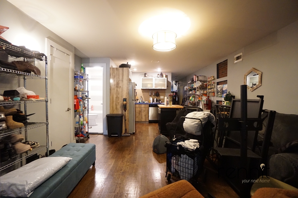 1160 Halsey Street - Photo 2