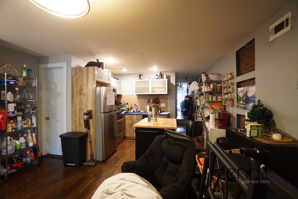 1160 Halsey Street - Photo 4