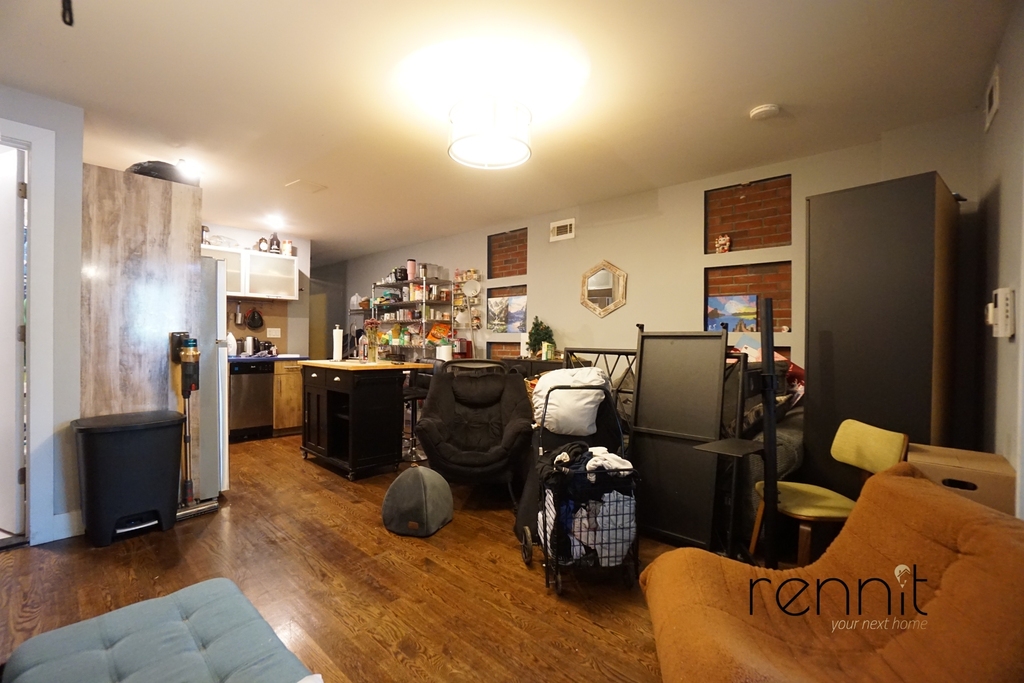 1160 Halsey Street - Photo 3