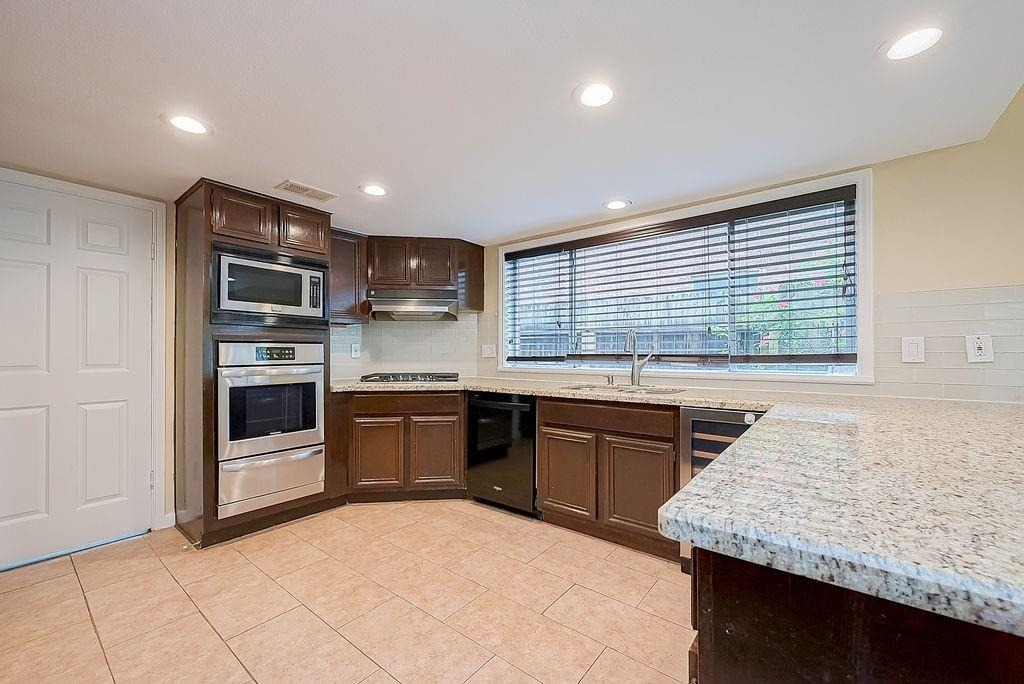 2039 Shorewood Lane - Photo 18