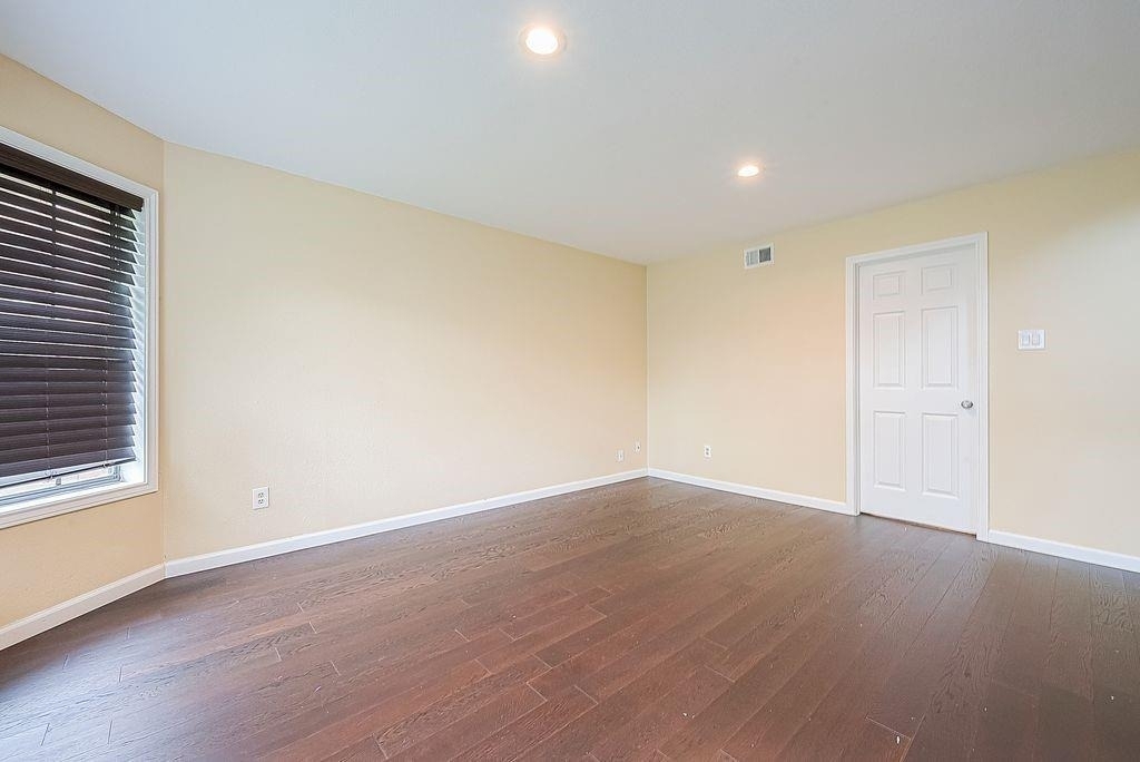 2039 Shorewood Lane - Photo 6