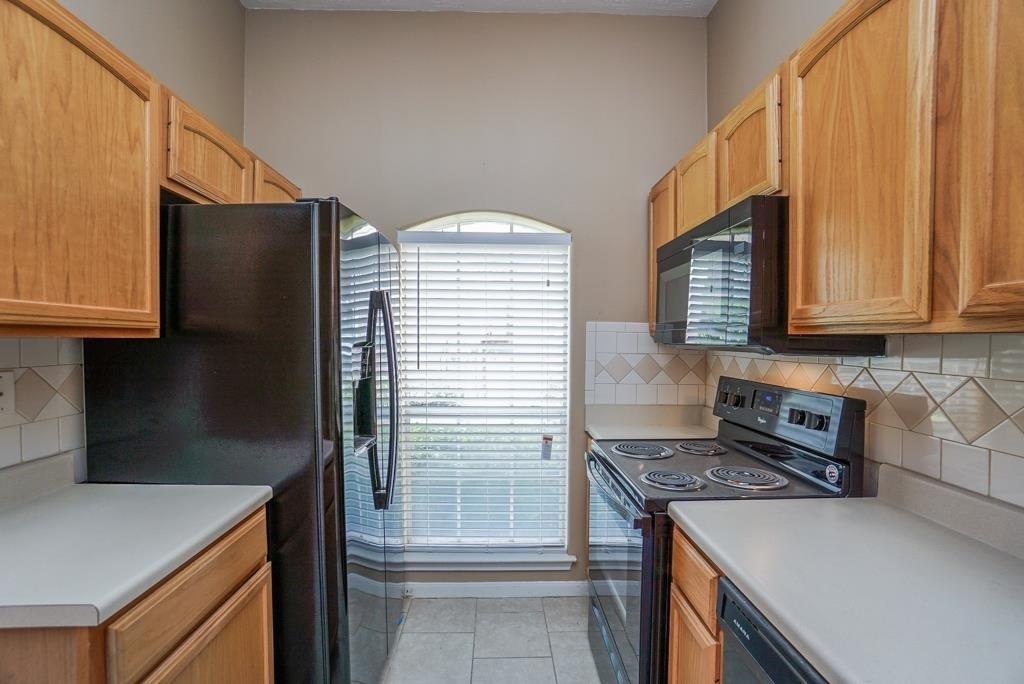 2710 Grants Lake Boulevard - Photo 8