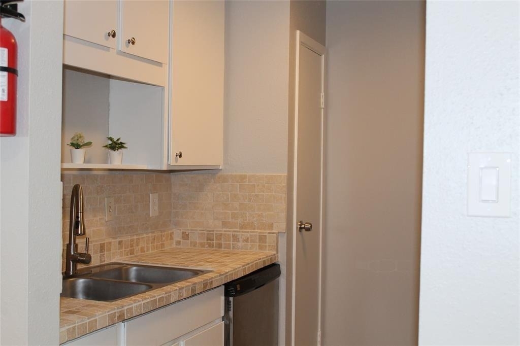 10049 Westpark Drive - Photo 20