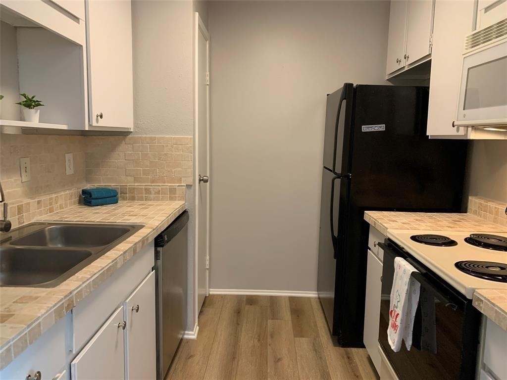 10049 Westpark Drive - Photo 19