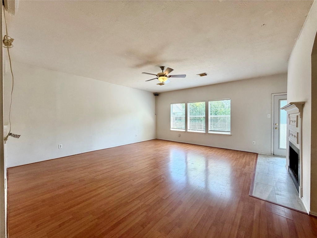 2305 Ames Street - Photo 5