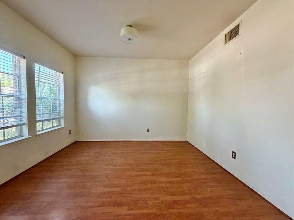 2305 Ames Street - Photo 13