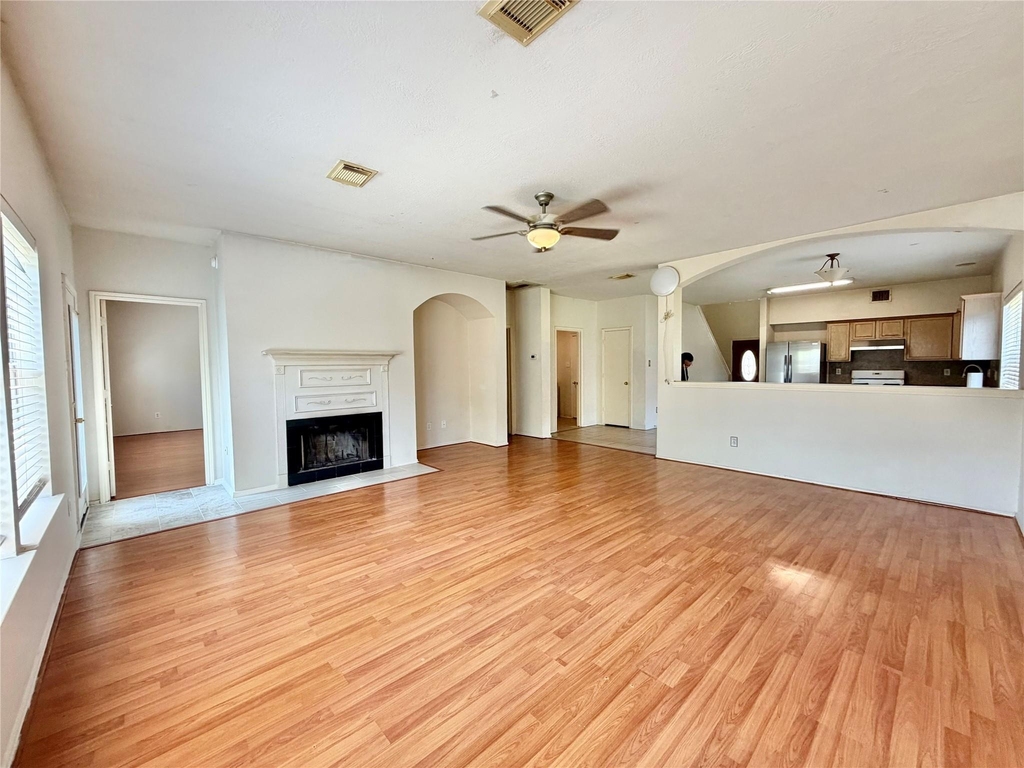 2305 Ames Street - Photo 2
