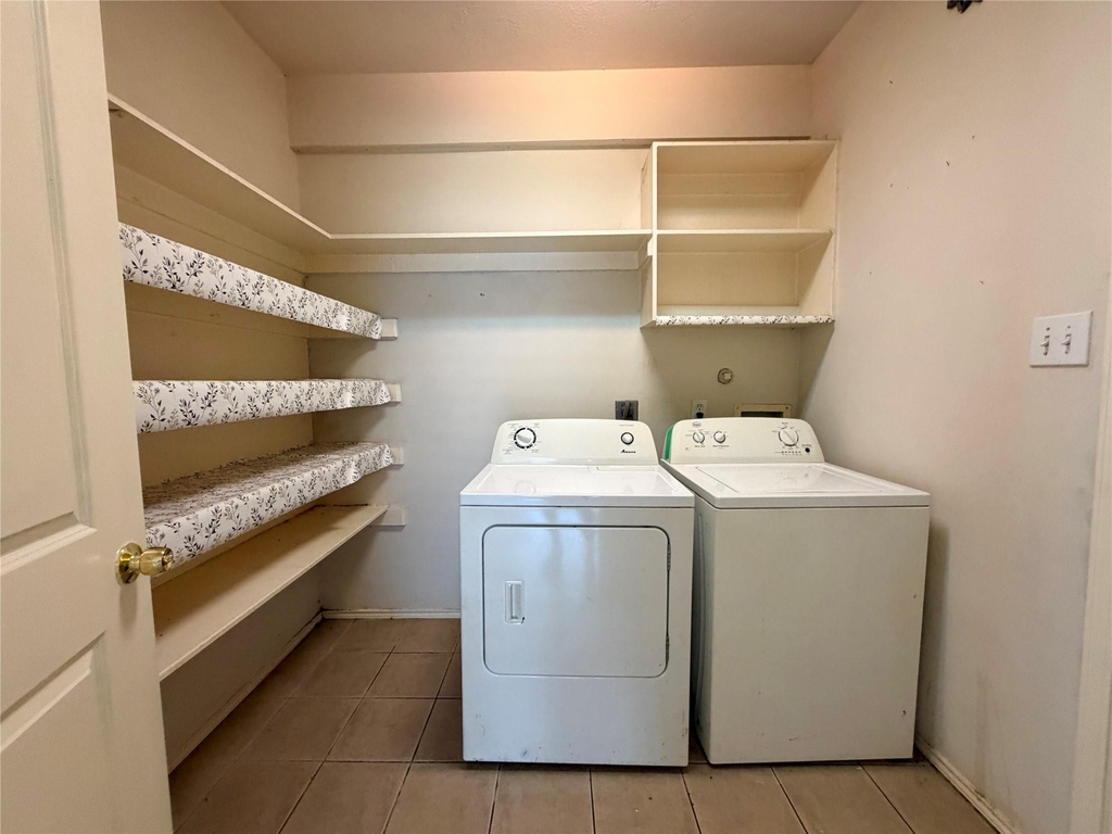2305 Ames Street - Photo 24