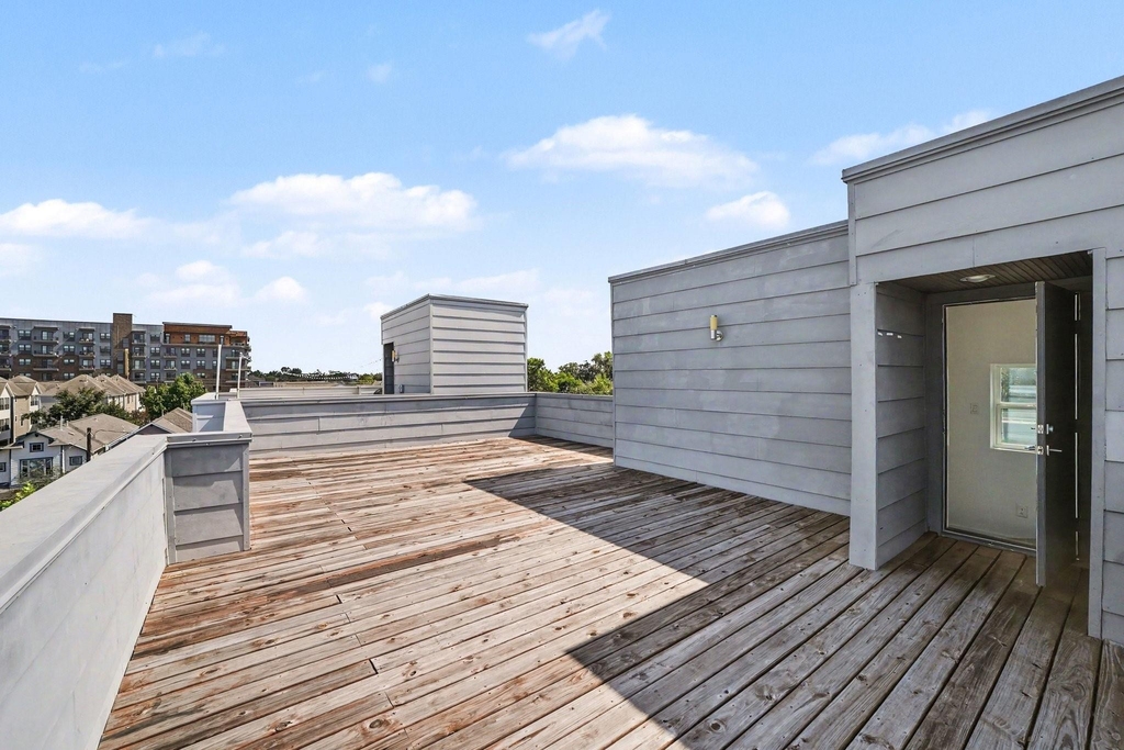 910 W 19th Street - Photo 24