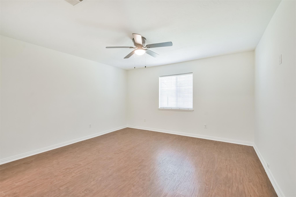 9719 Halkirk Street - Photo 15