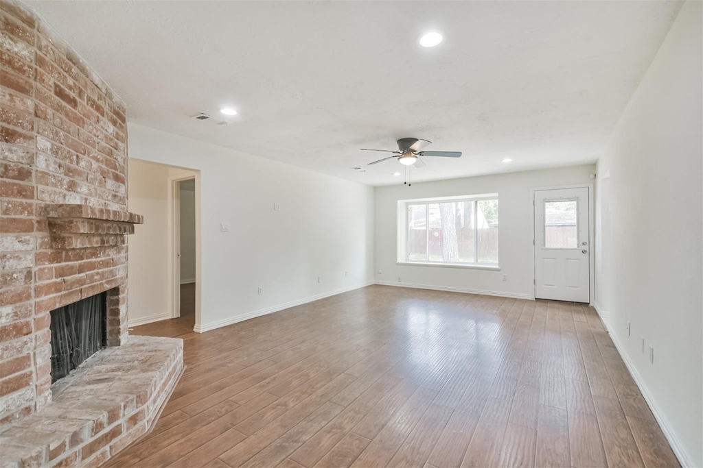 9719 Halkirk Street - Photo 5