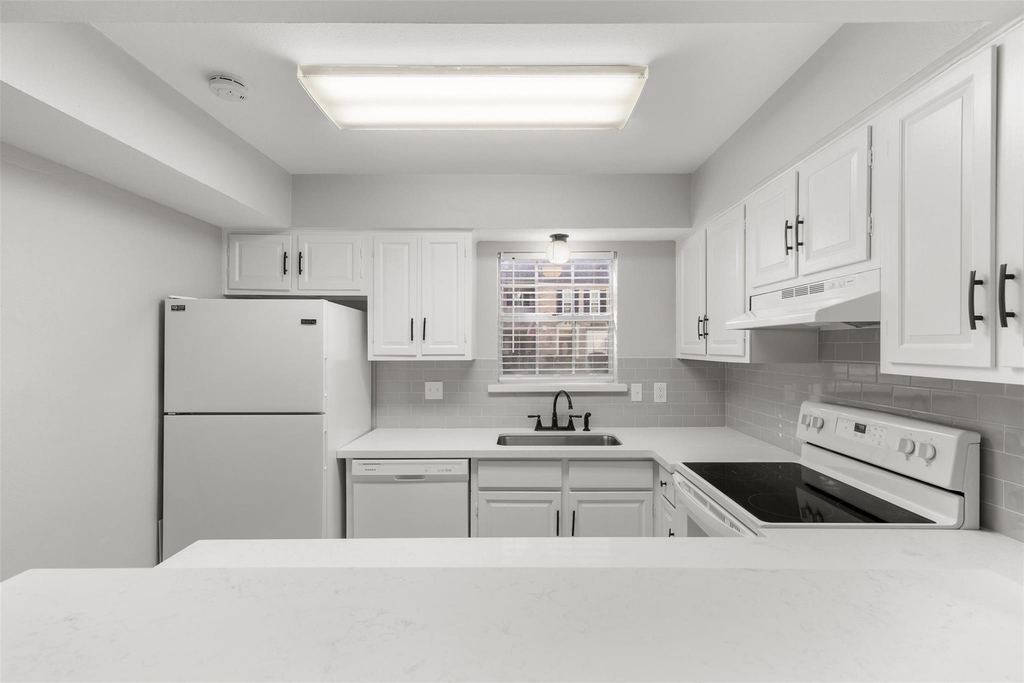 13010 Trail Hollow Drive - Photo 15